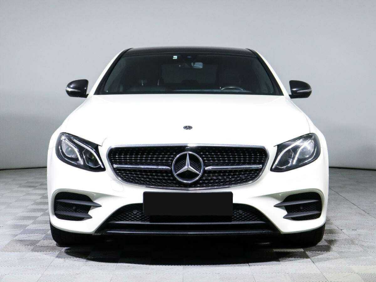 Mercedes-Benz E-Класс с пробегом — 2017 год. Фото: #1