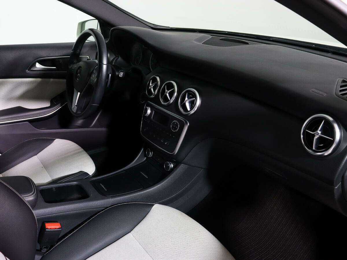 Mercedes-Benz A-Класс с пробегом — 2014 год. Фото: #8