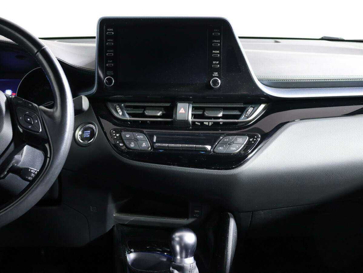 Toyota C-HR с пробегом — 2019 год. Фото: #10