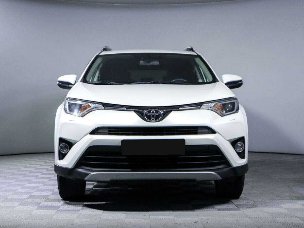 Toyota RAV4 с пробегом — 2017 год. Фото: #1