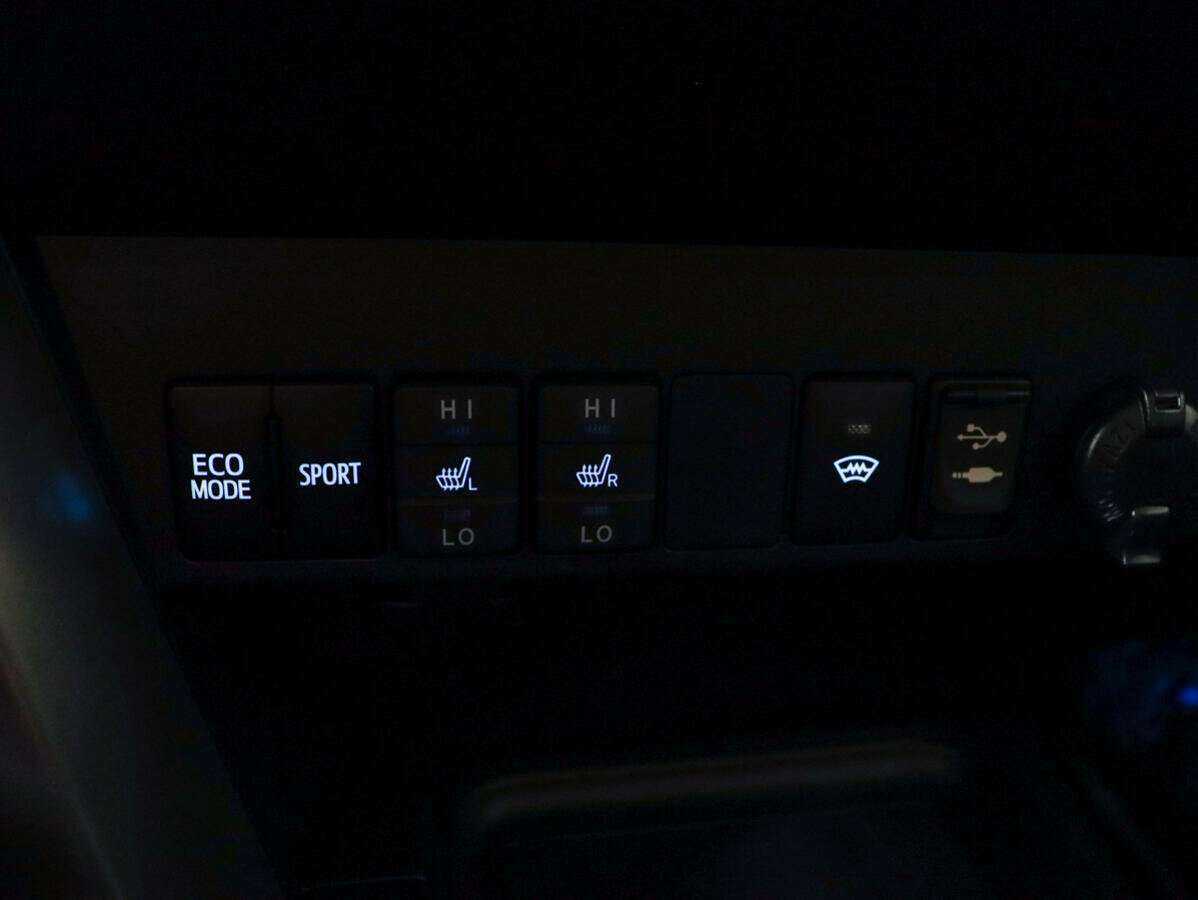 Toyota RAV4 с пробегом — 2017 год. Фото: #16