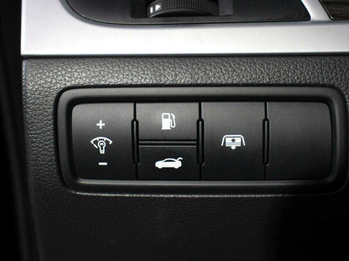 Hyundai Genesis с пробегом — 2014 год. Фото: #17