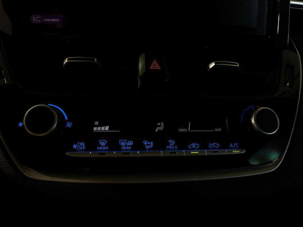 Toyota Corolla с пробегом — 2022 год. Фото: #17