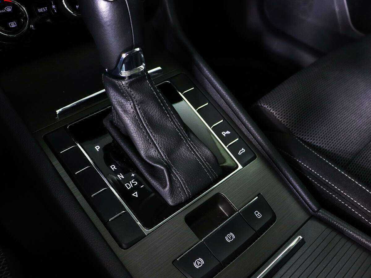 Skoda Superb с пробегом — 2020 год. Фото: #18