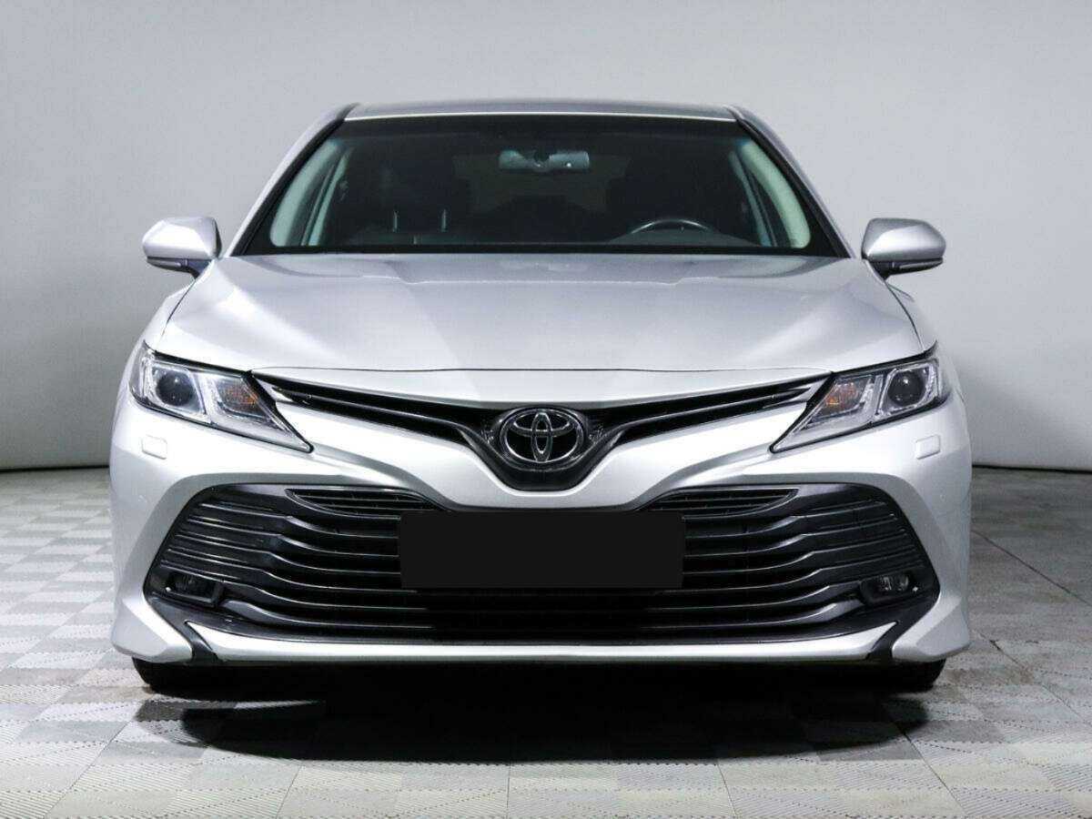 Toyota Camry с пробегом — 2020 год. Фото: #1