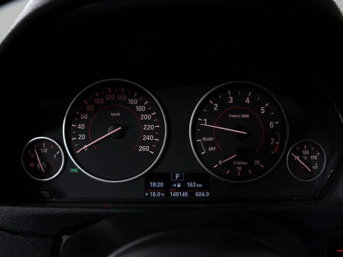 BMW 3 серии с пробегом — 2014 год. Фото: #8