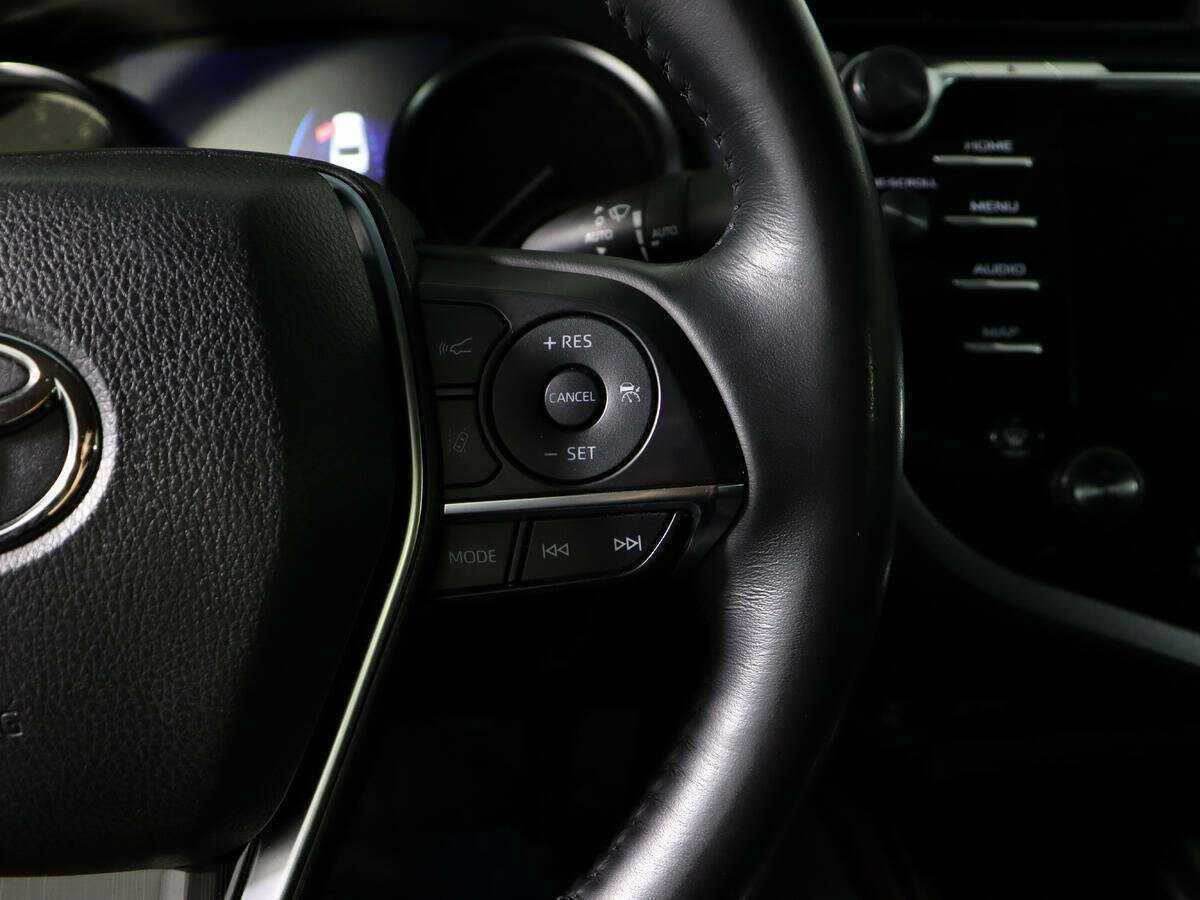 Toyota Camry с пробегом — 2018 год. Фото: #19