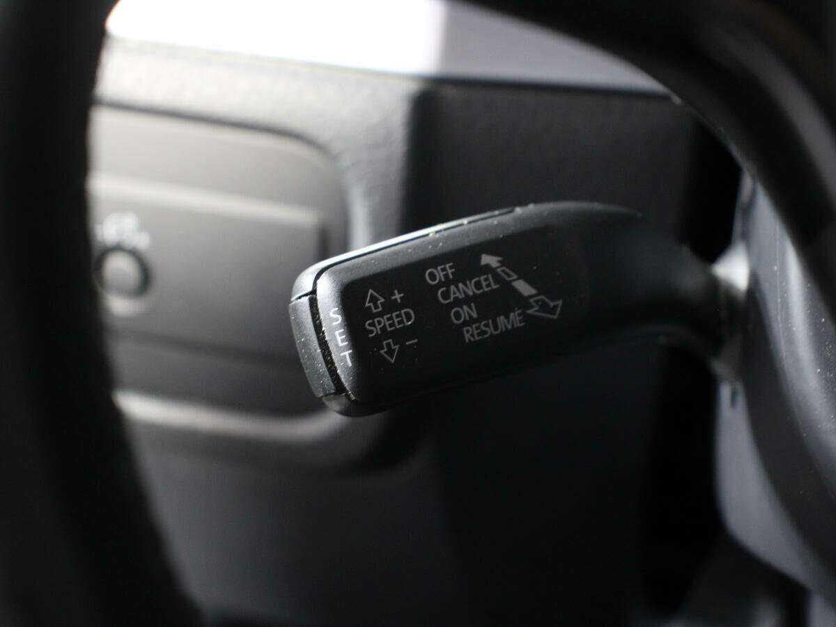 Volkswagen Touareg с пробегом — 2015 год. Фото: #19