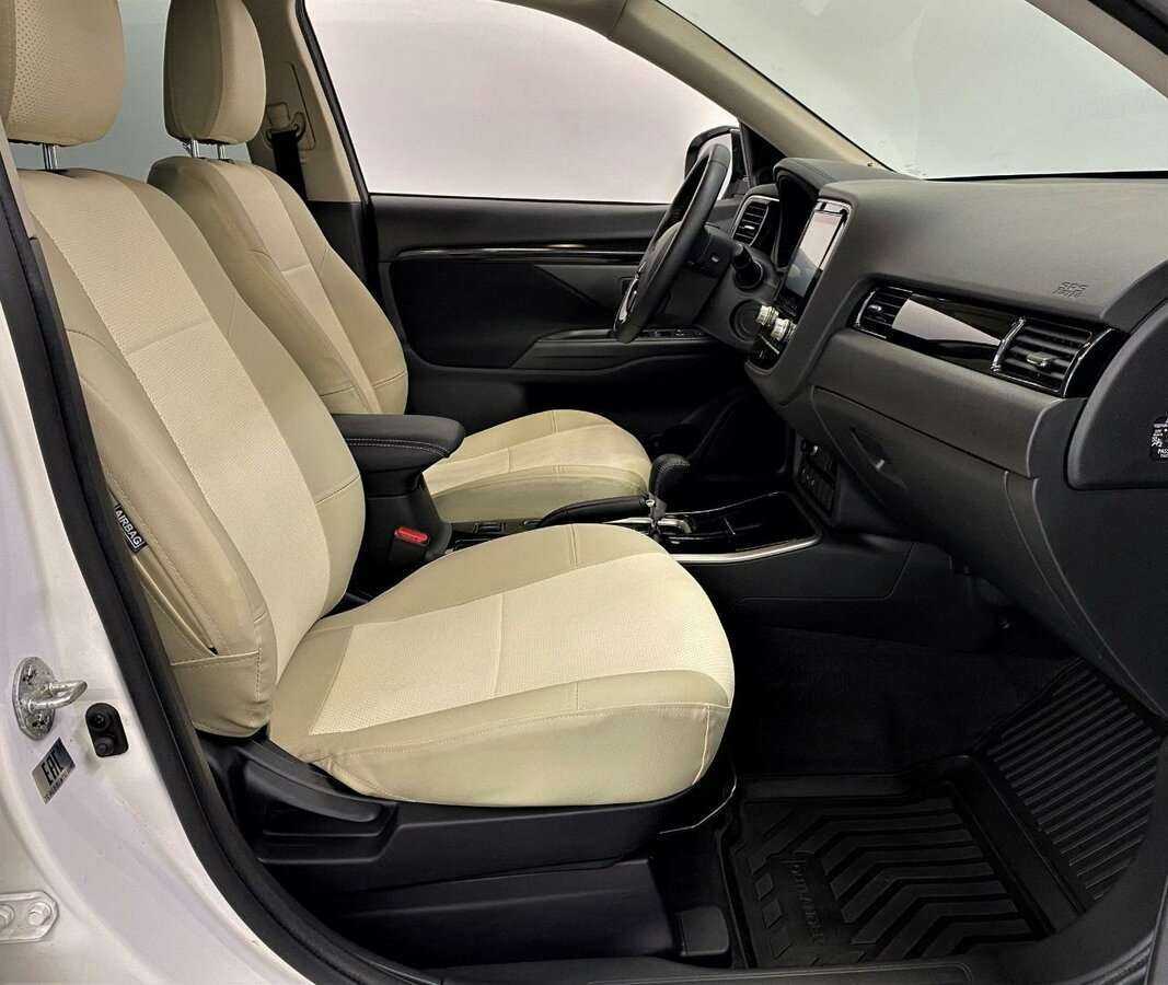 Mitsubishi Outlander с пробегом — 2021 год. Фото: #13