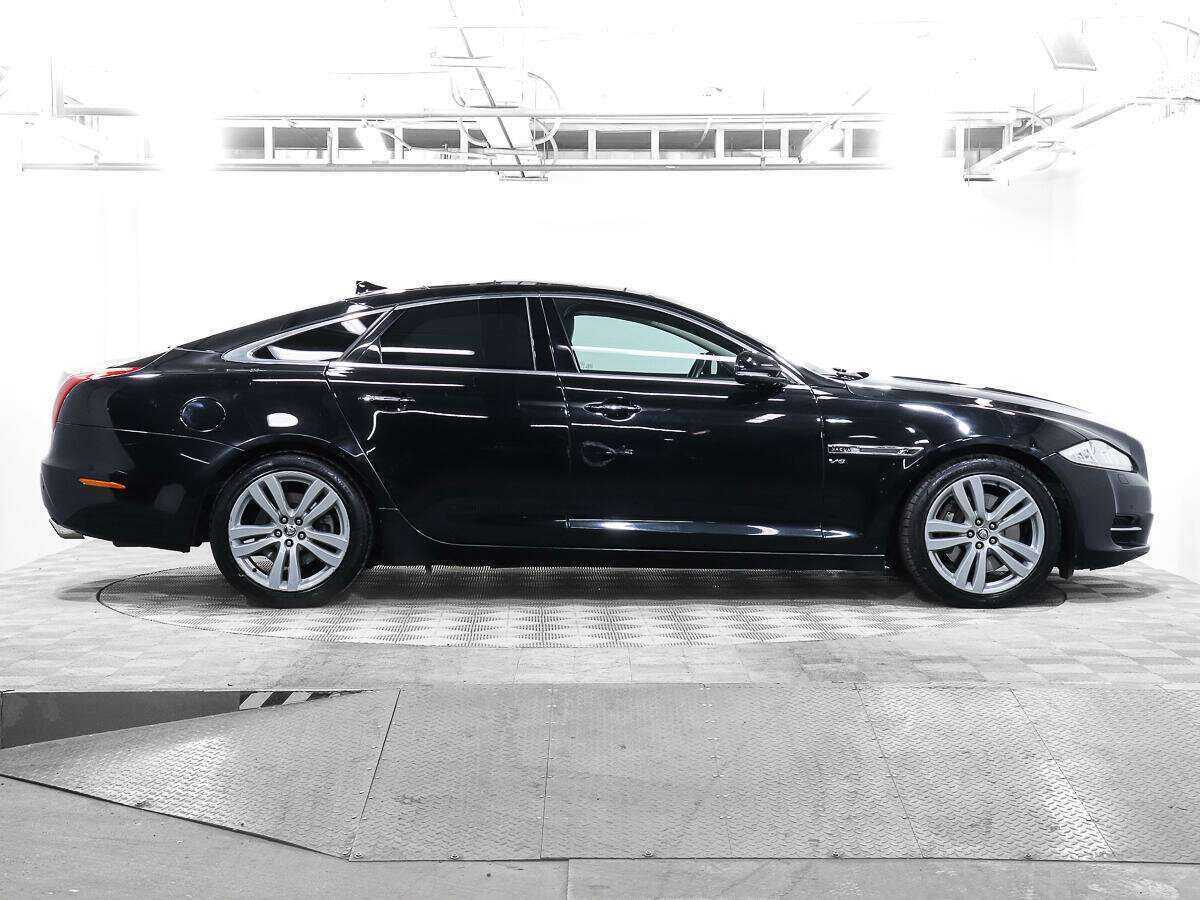 Jaguar XJ с пробегом — 2013 год. Фото: #3