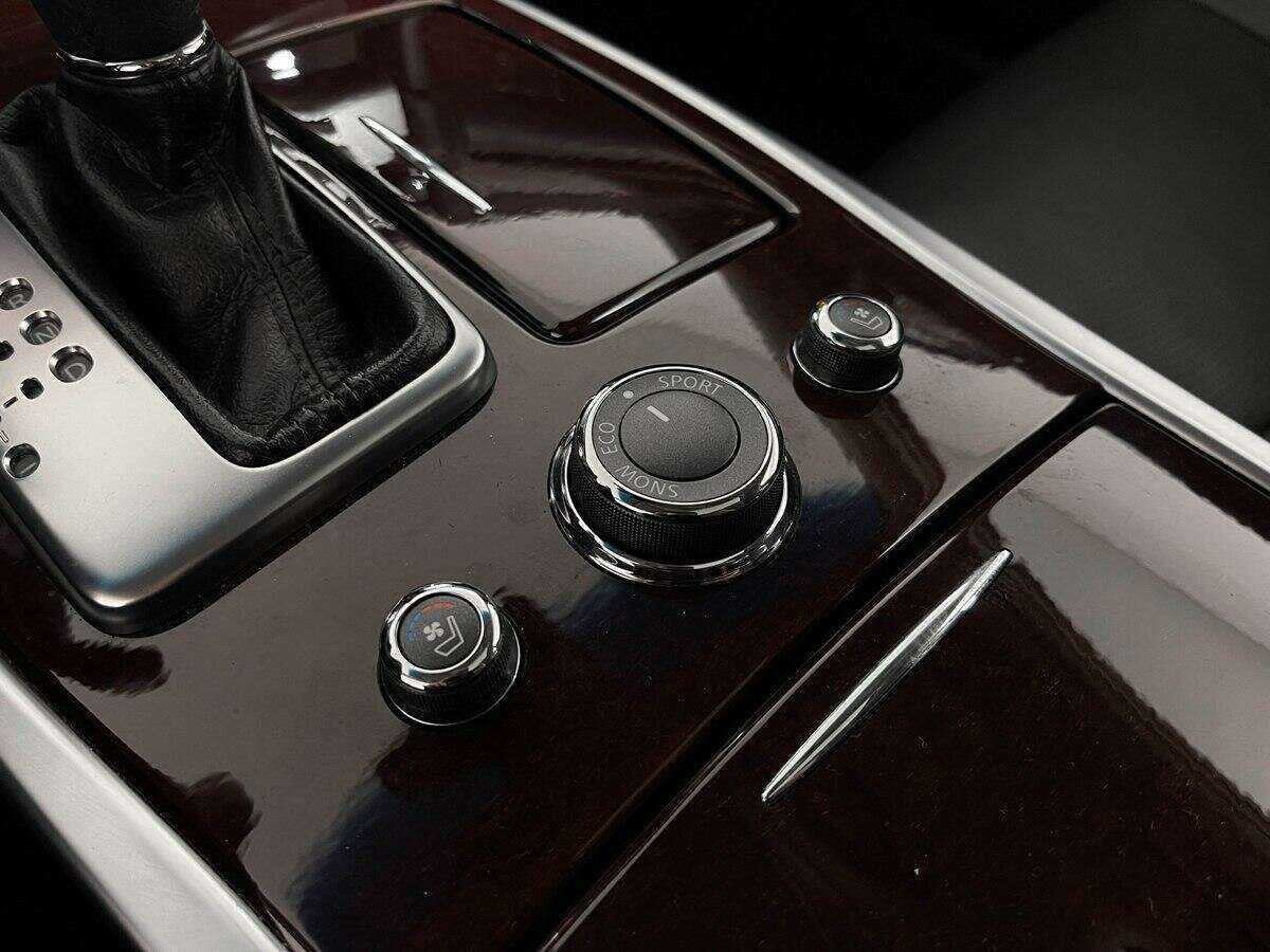 Infiniti Q70 с пробегом — 2016 год. Фото: #13