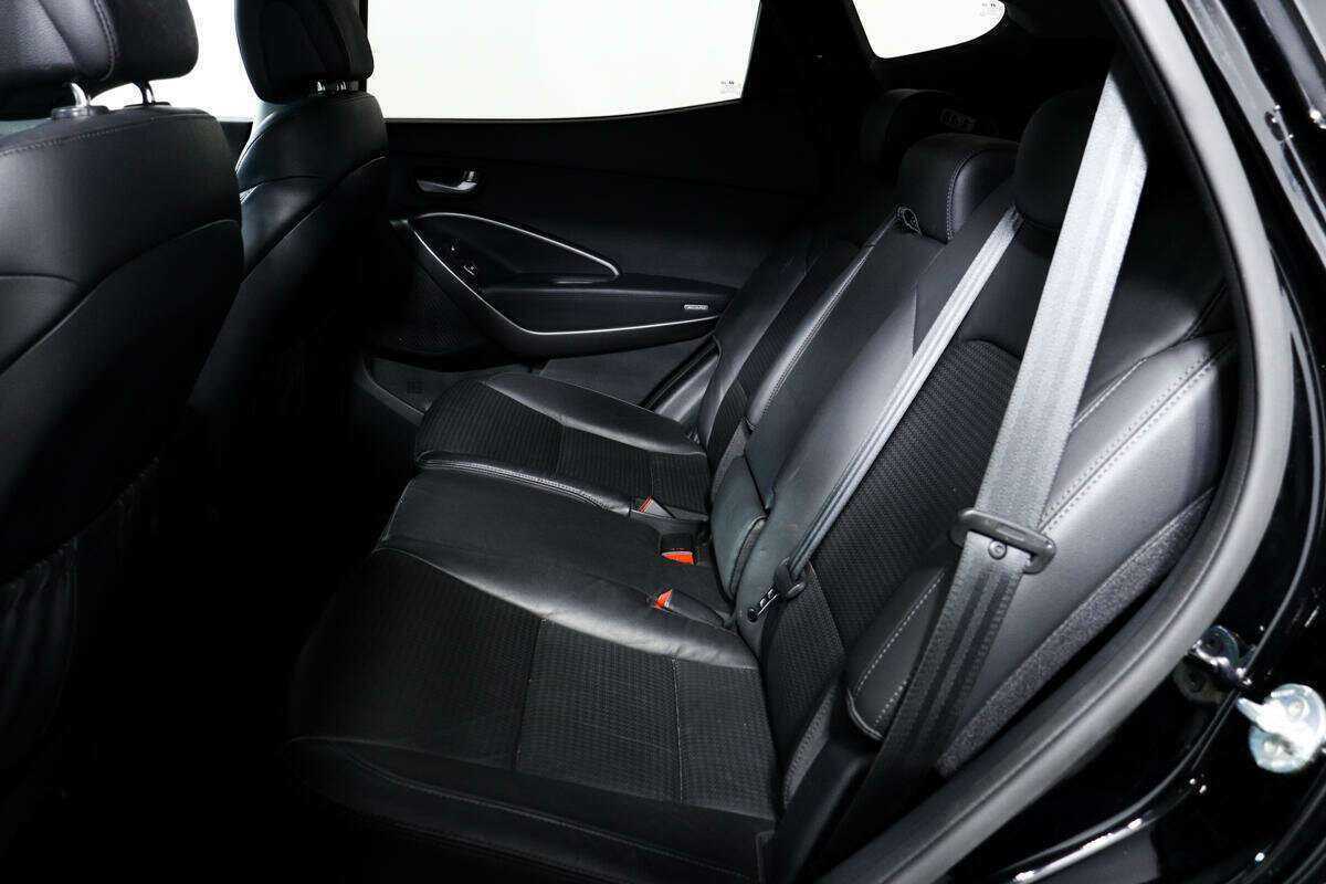 Hyundai Santa Fe с пробегом — 2014 год. Фото: #11