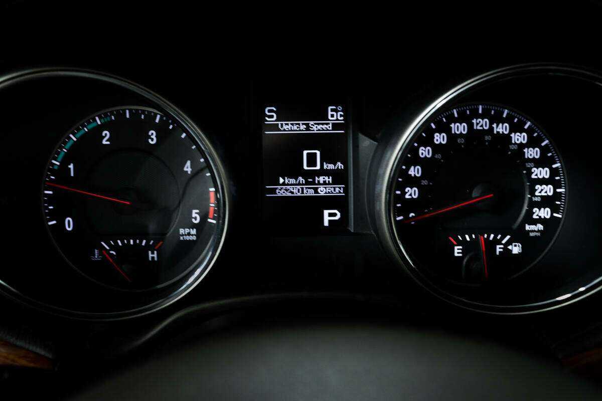 Jeep Grand Cherokee с пробегом — 2012 год. Фото: #7