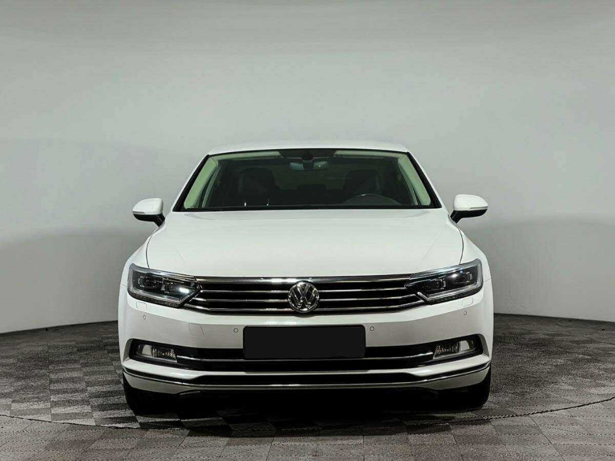 Volkswagen Passat с пробегом — 2017 год. Фото: #1