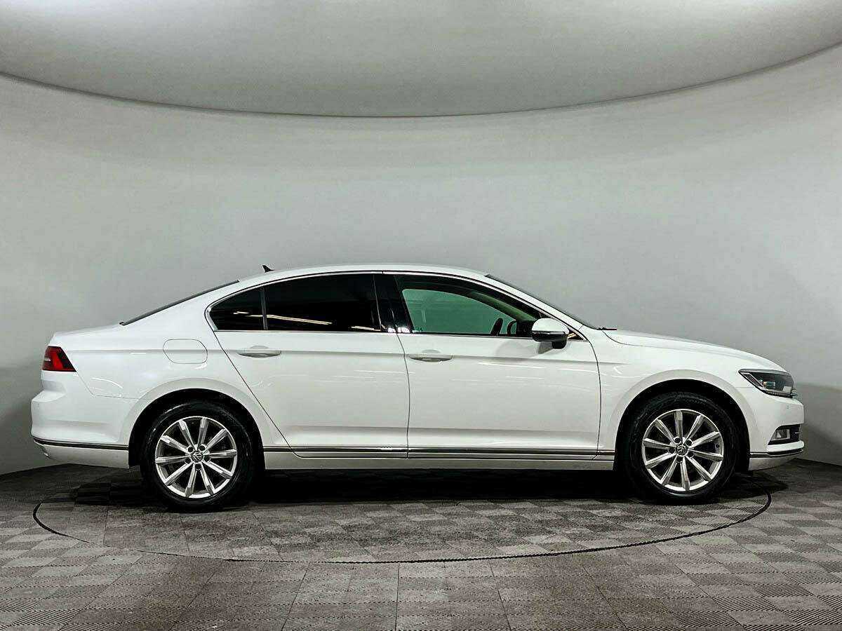 Volkswagen Passat с пробегом — 2017 год. Фото: #3