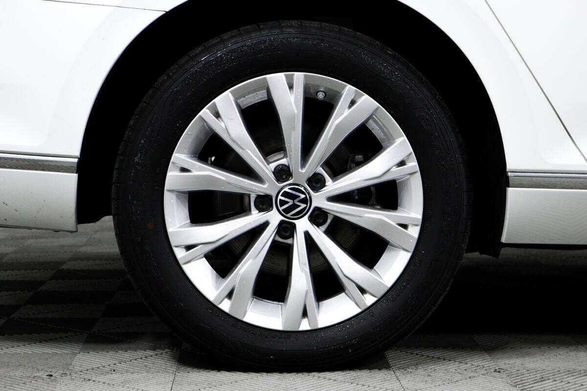 Volkswagen Passat с пробегом — 2018 год. Фото: #12