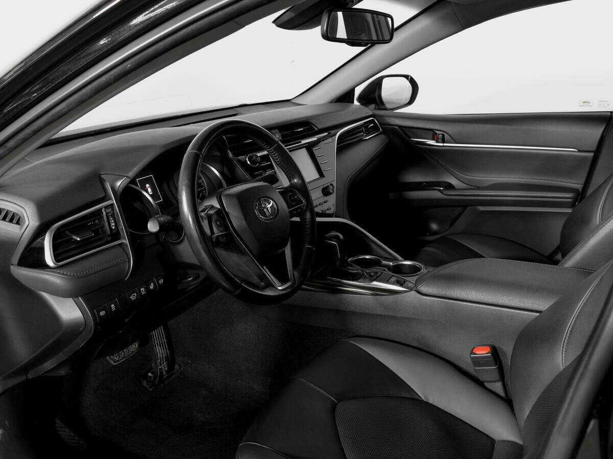 Toyota Camry с пробегом — 2021 год. Фото: #14
