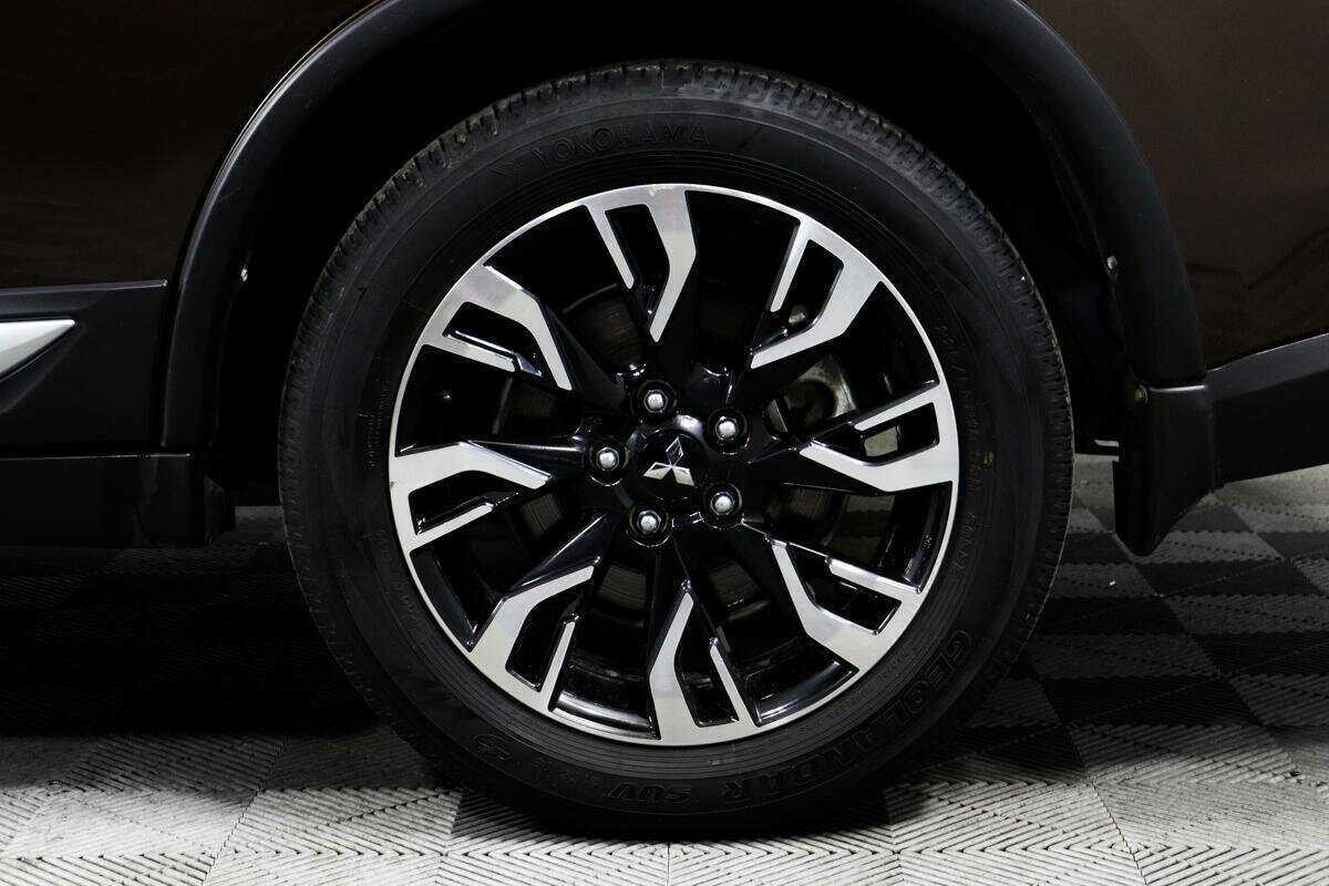 Mitsubishi Outlander с пробегом — 2022 год. Фото: #14