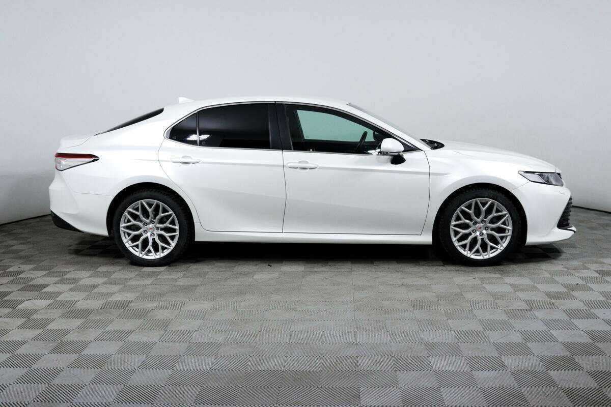 Toyota Camry с пробегом — 2019 год. Фото: #3