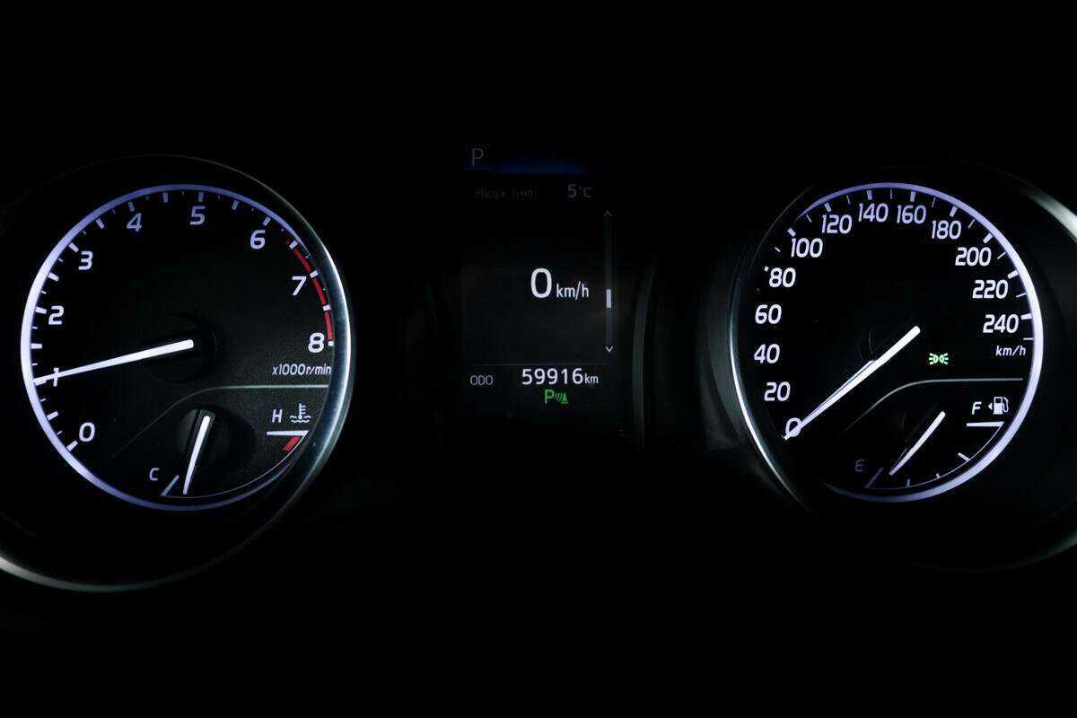 Toyota Camry с пробегом — 2019 год. Фото: #9