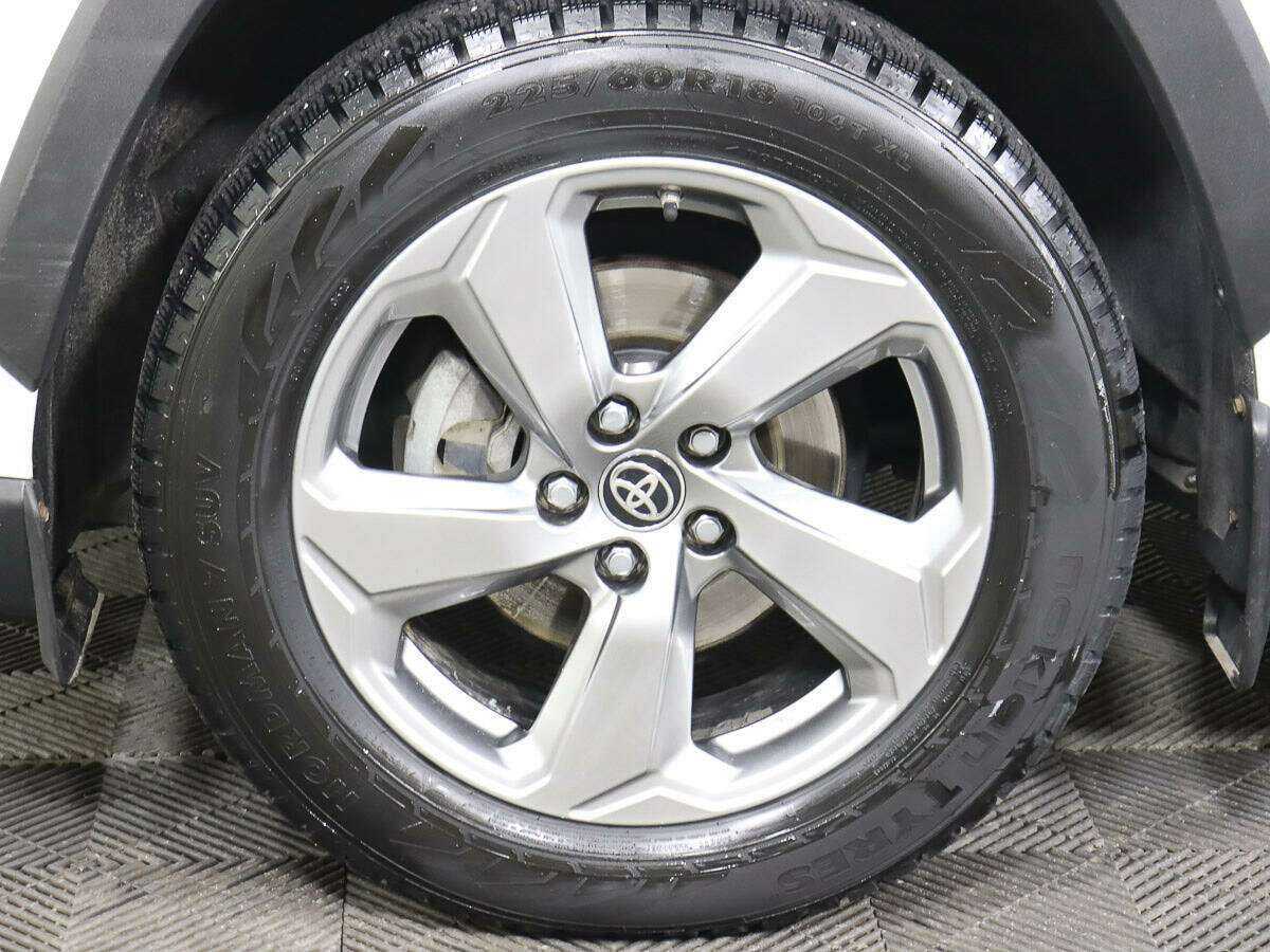 Toyota RAV4 с пробегом — 2020 год. Фото: #19