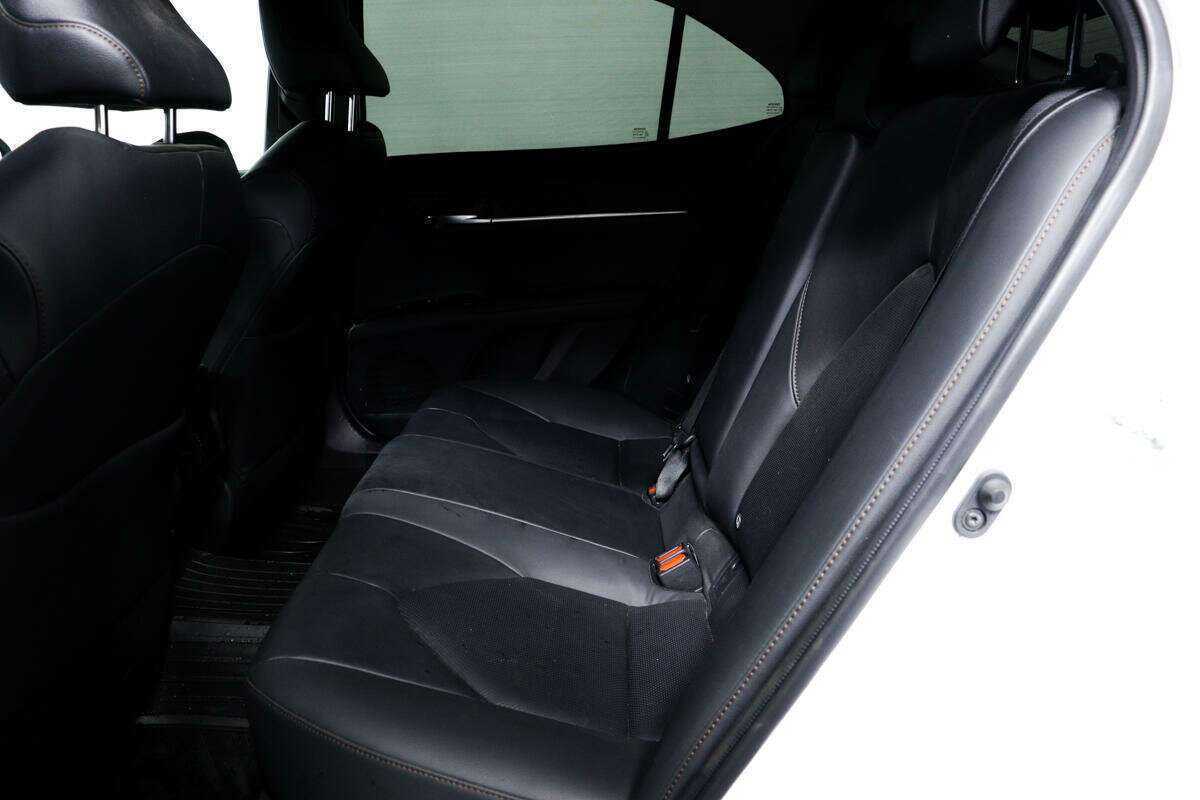 Toyota Camry с пробегом — 2019 год. Фото: #11