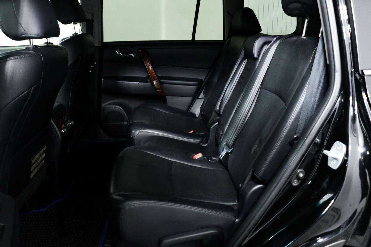 Toyota Highlander с пробегом — 2012 год. Фото: #11