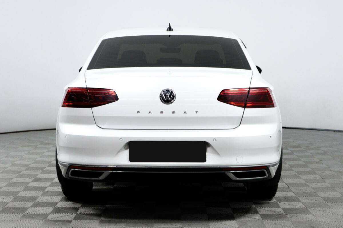 Volkswagen Passat с пробегом — 2020 год. Фото: #5