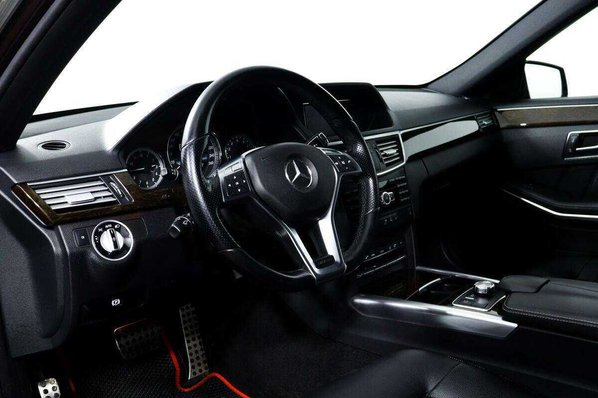 Mercedes-Benz E-Класс с пробегом — 2012 год. Фото: #12