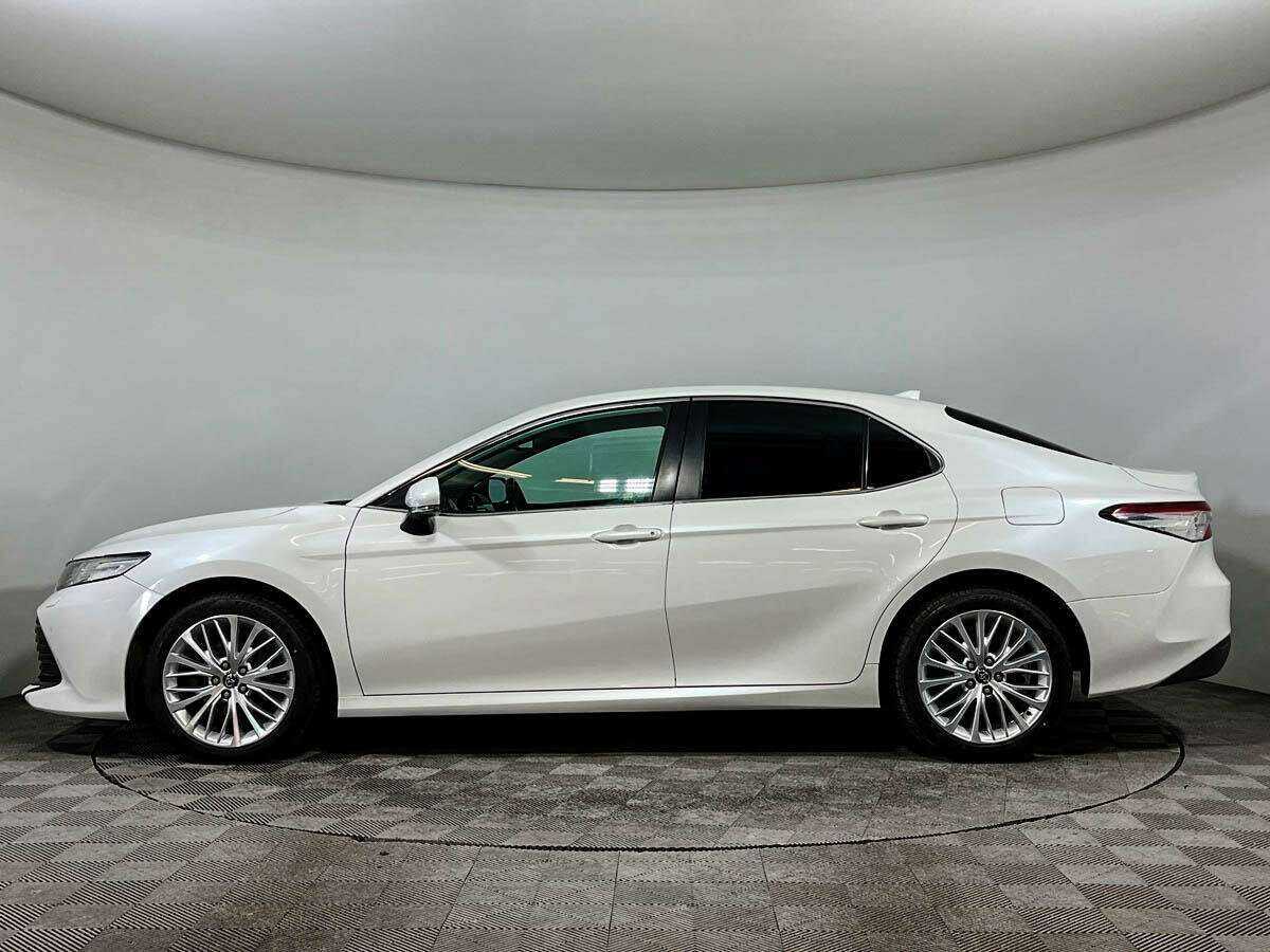 Toyota Camry с пробегом — 2018 год. Фото: #7