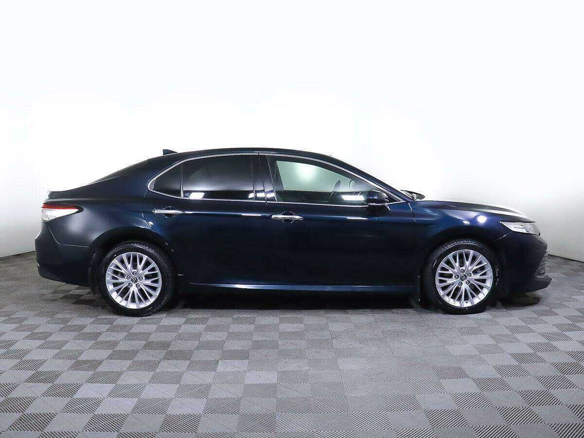 Toyota Camry с пробегом — 2019 год. Фото: #2