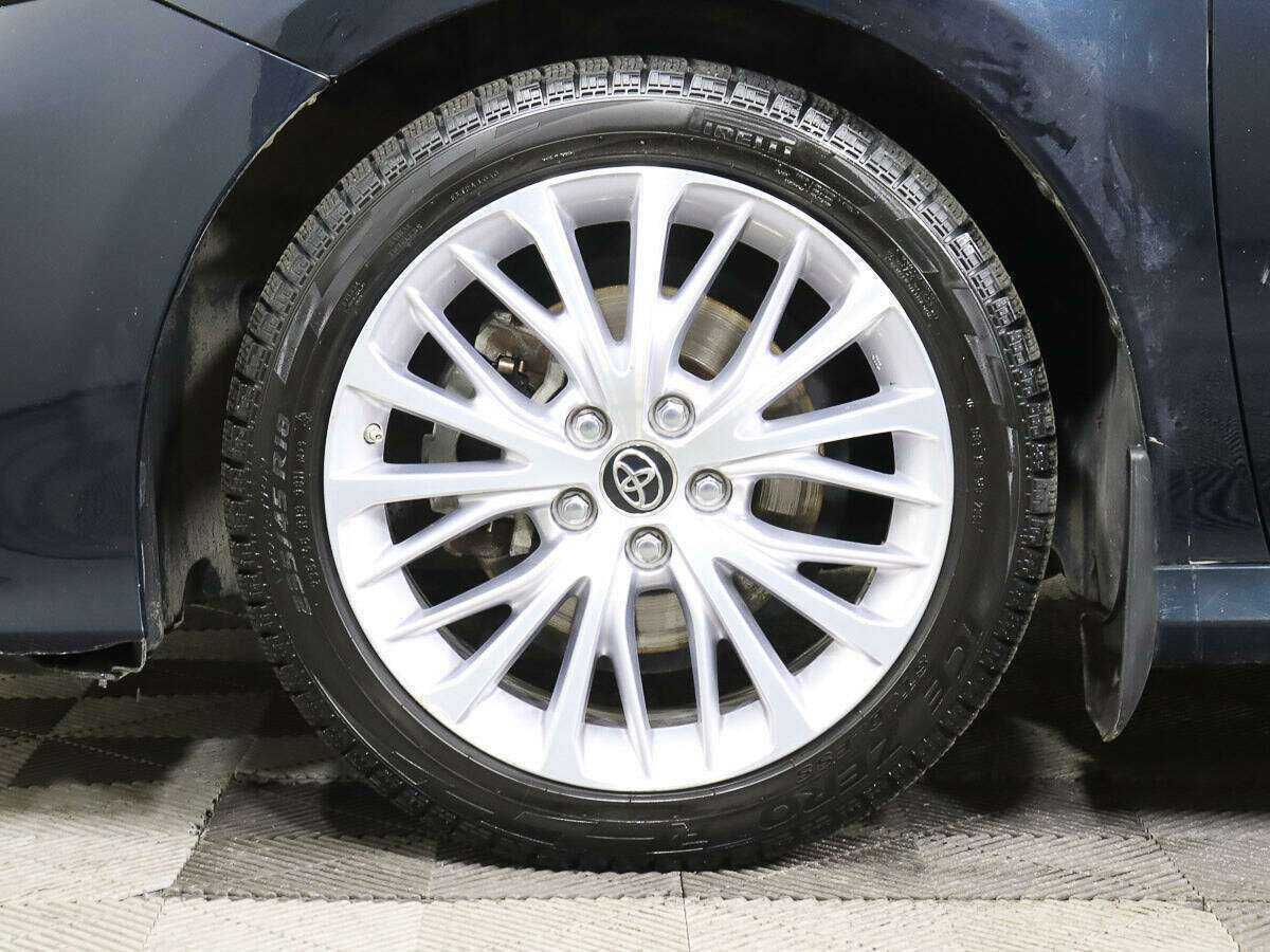 Toyota Camry с пробегом — 2019 год. Фото: #17