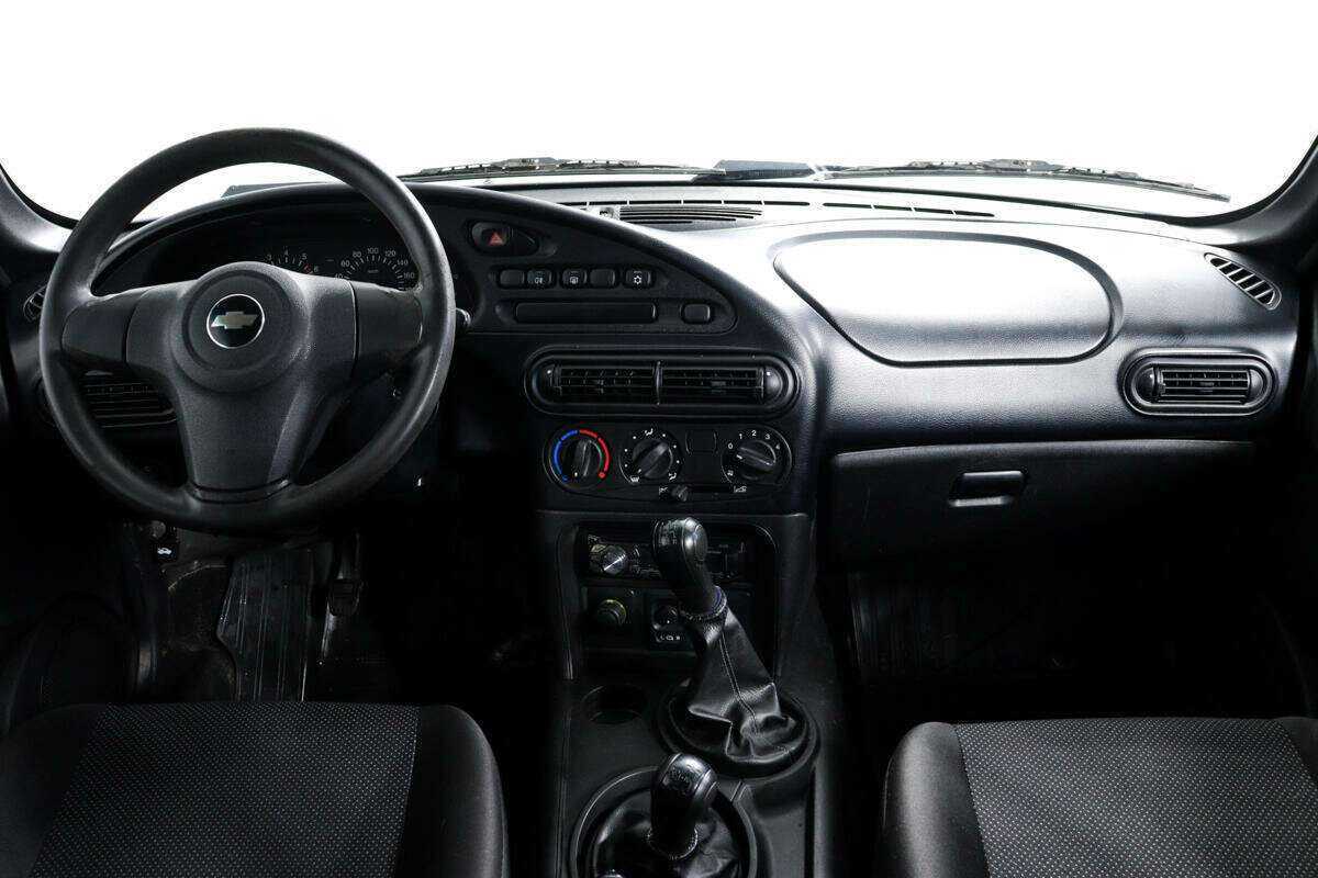 Chevrolet Niva с пробегом — 2014 год. Фото: #10