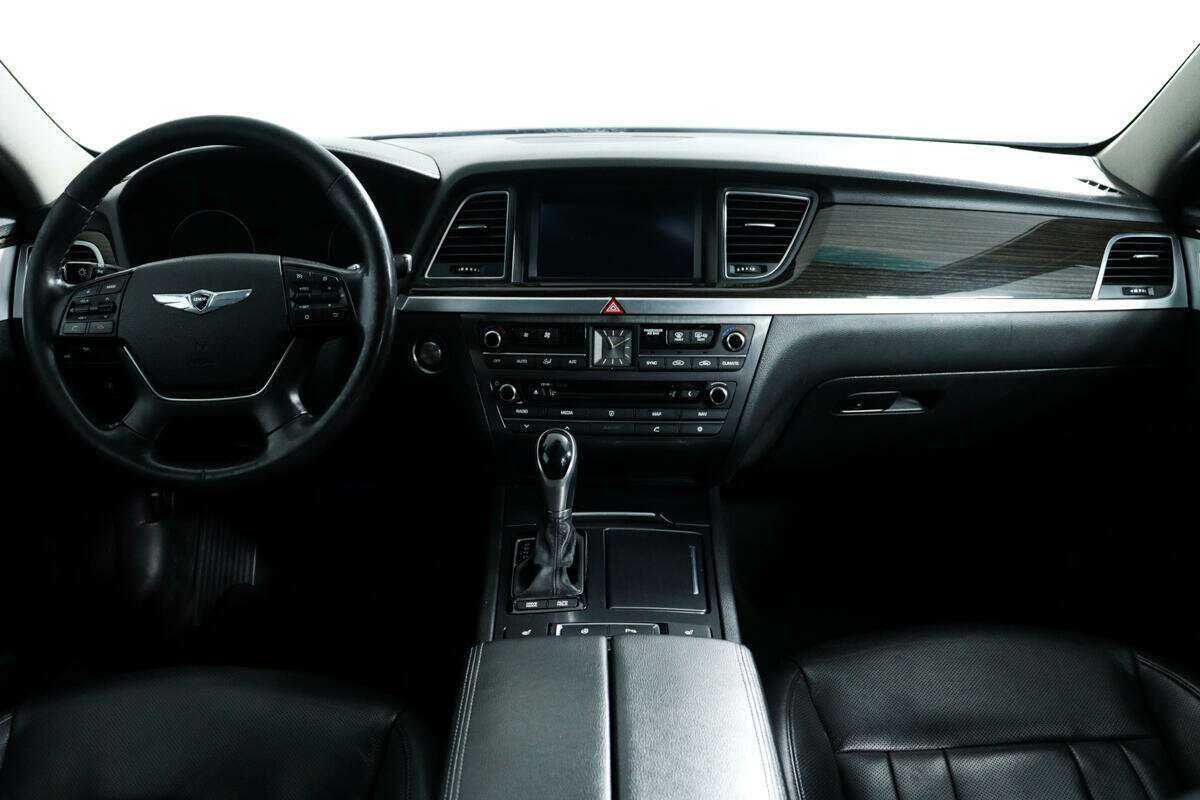 Hyundai Genesis с пробегом — 2016 год. Фото: #10