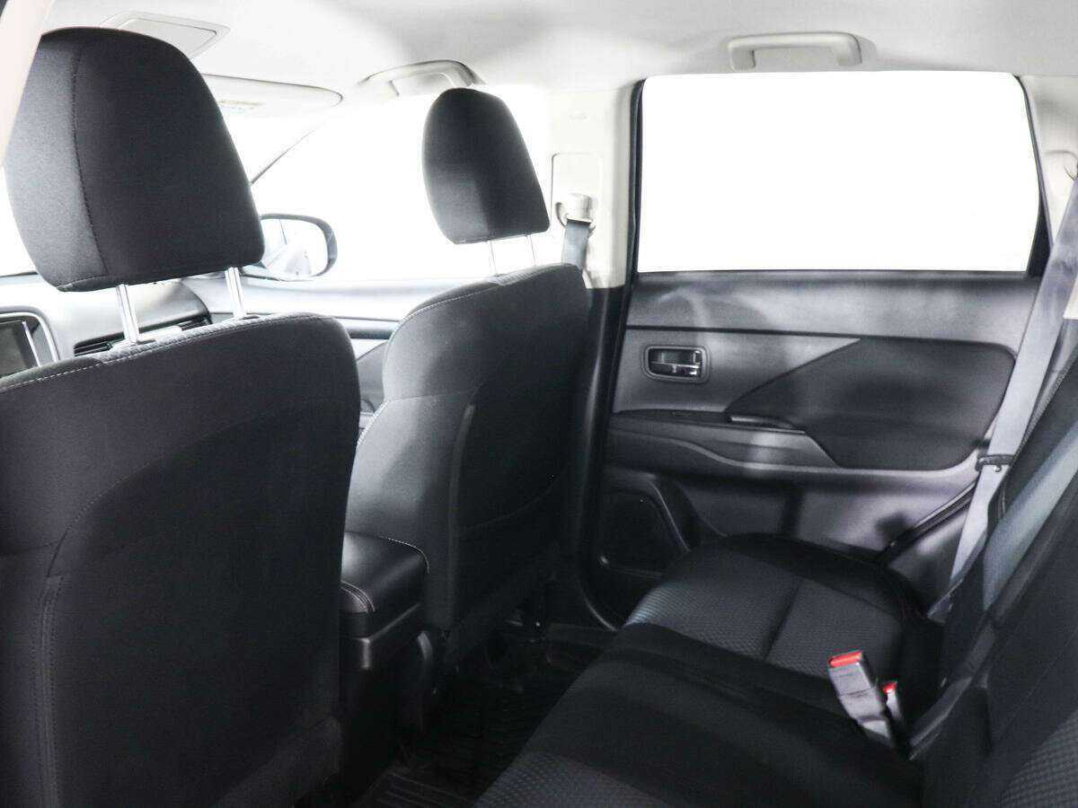 Mitsubishi Outlander с пробегом — 2018 год. Фото: #11