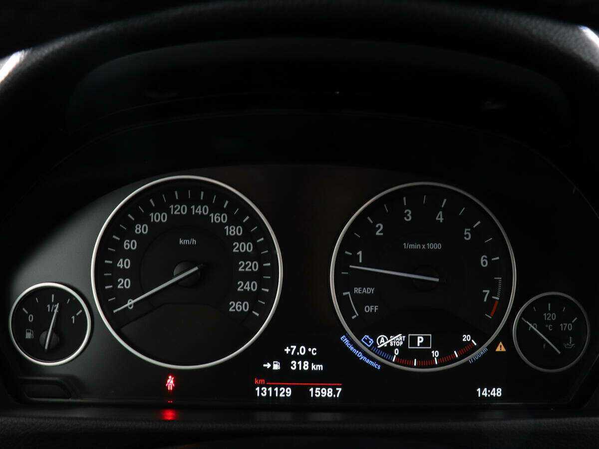 BMW 3 серии с пробегом — 2016 год. Фото: #6