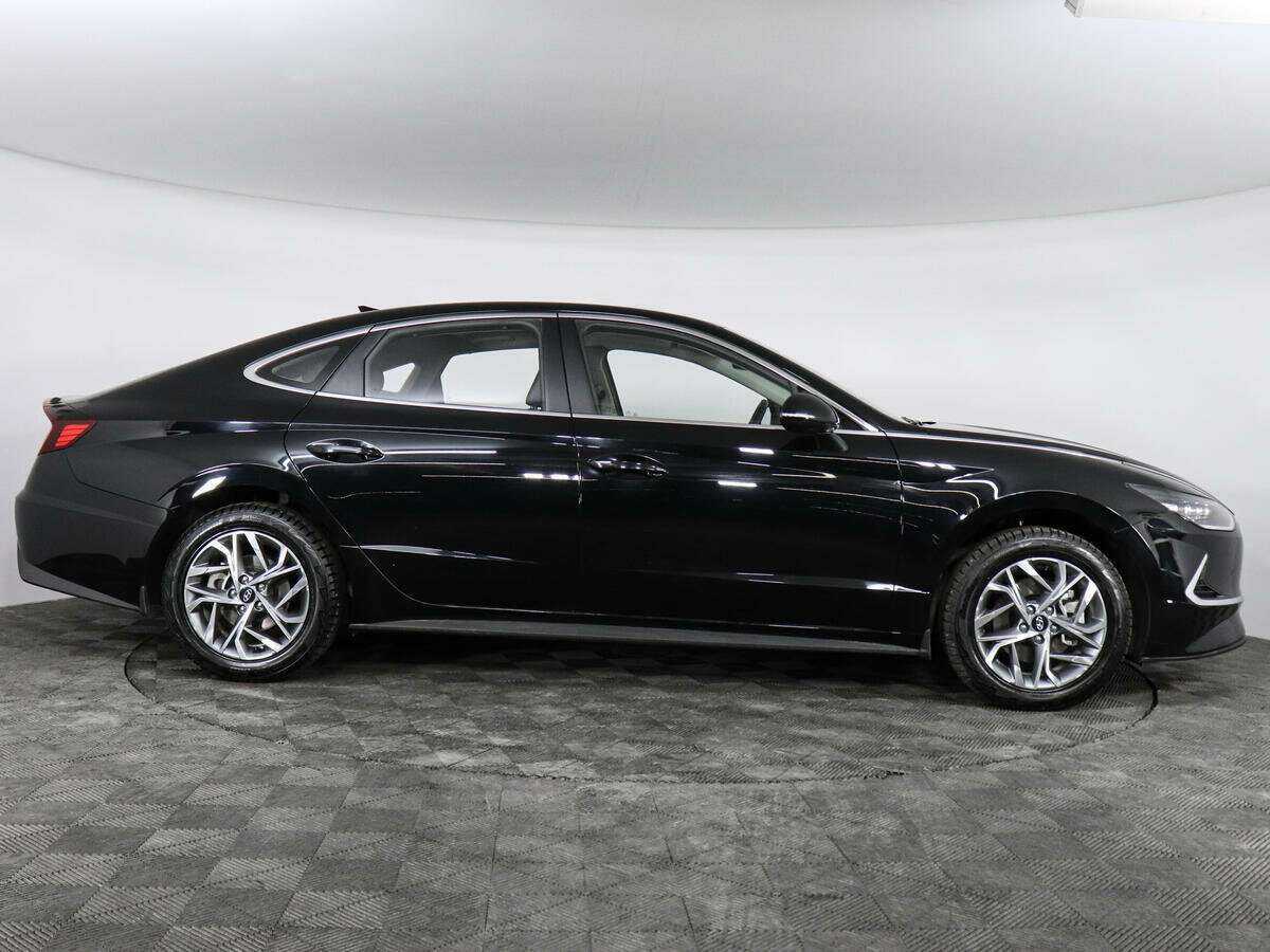 Hyundai Sonata с пробегом — 2023 год. Фото: #3