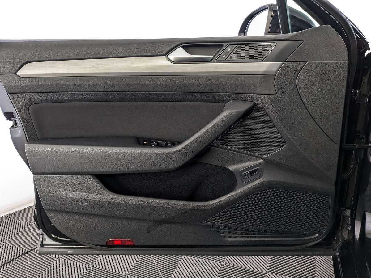 Volkswagen Passat с пробегом — 2016 год. Фото: #13