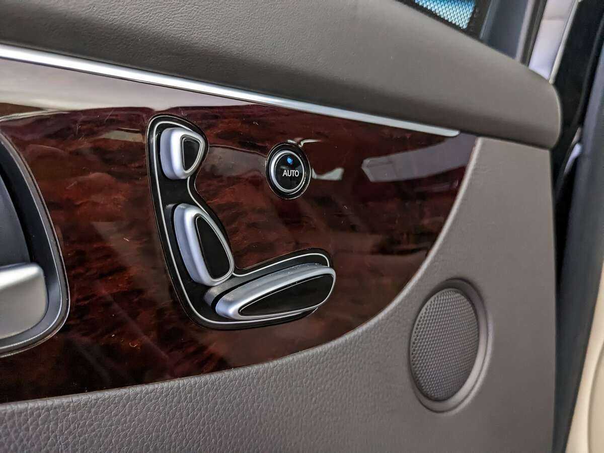 Hyundai Equus с пробегом — 2012 год. Фото: #20