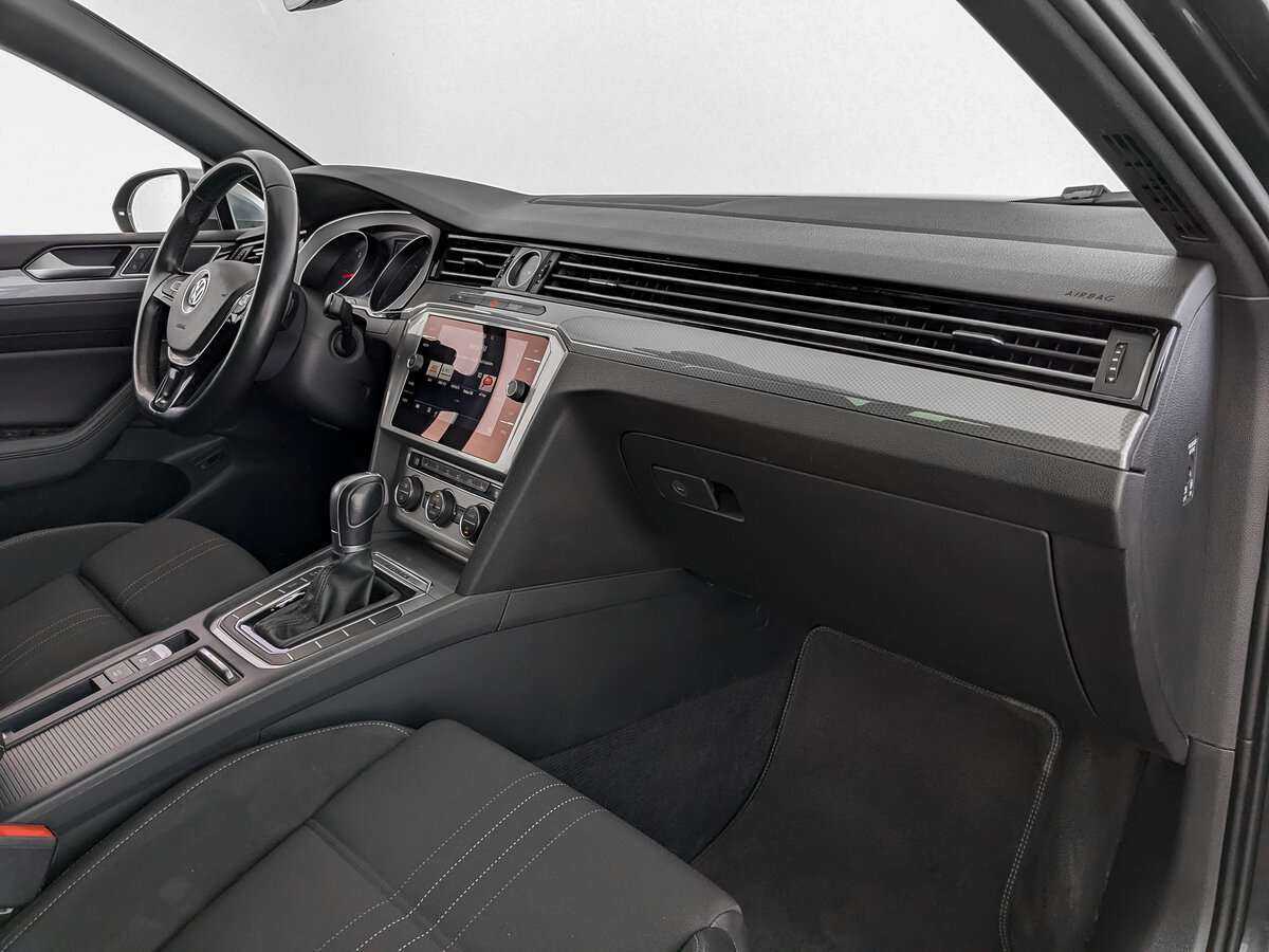Volkswagen Passat с пробегом — 2018 год. Фото: #10