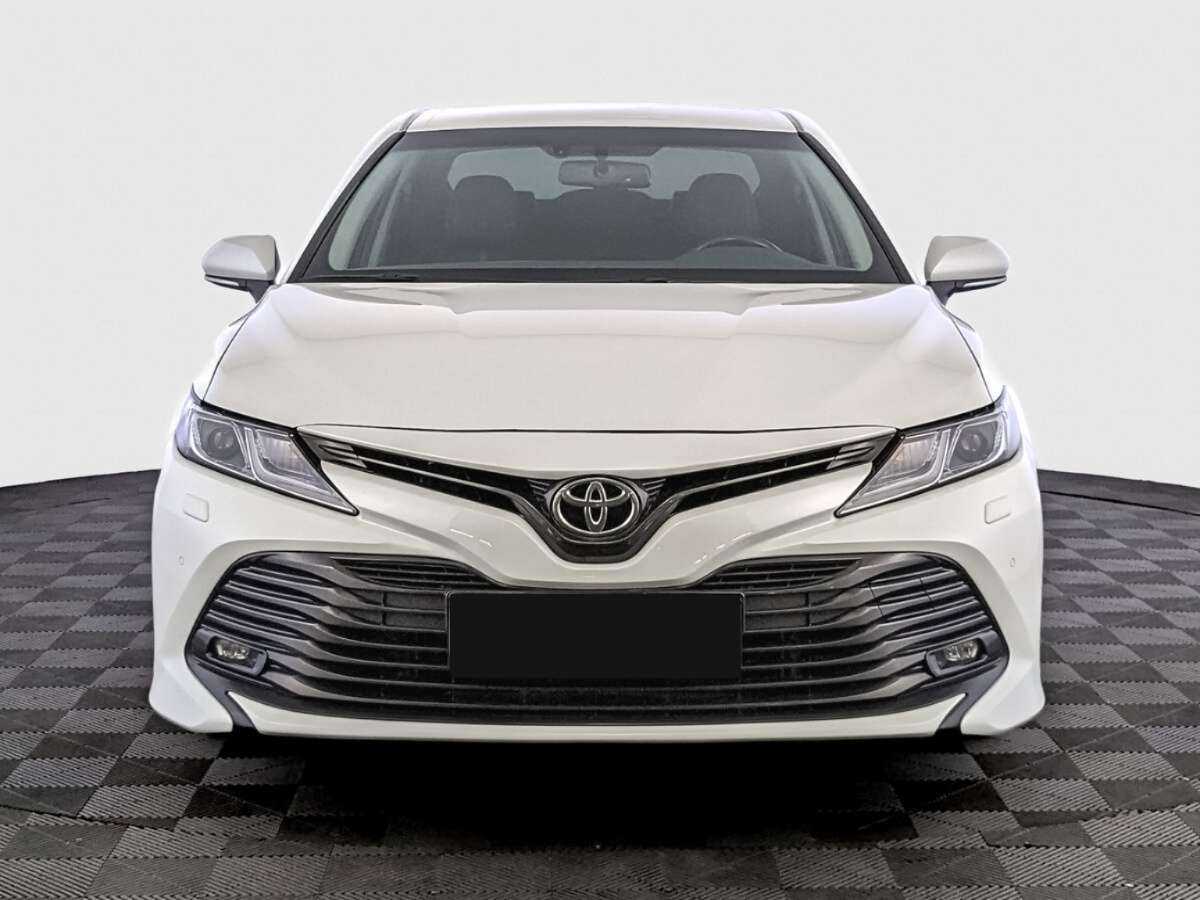 Toyota Camry с пробегом — 2021 год. Фото: #1