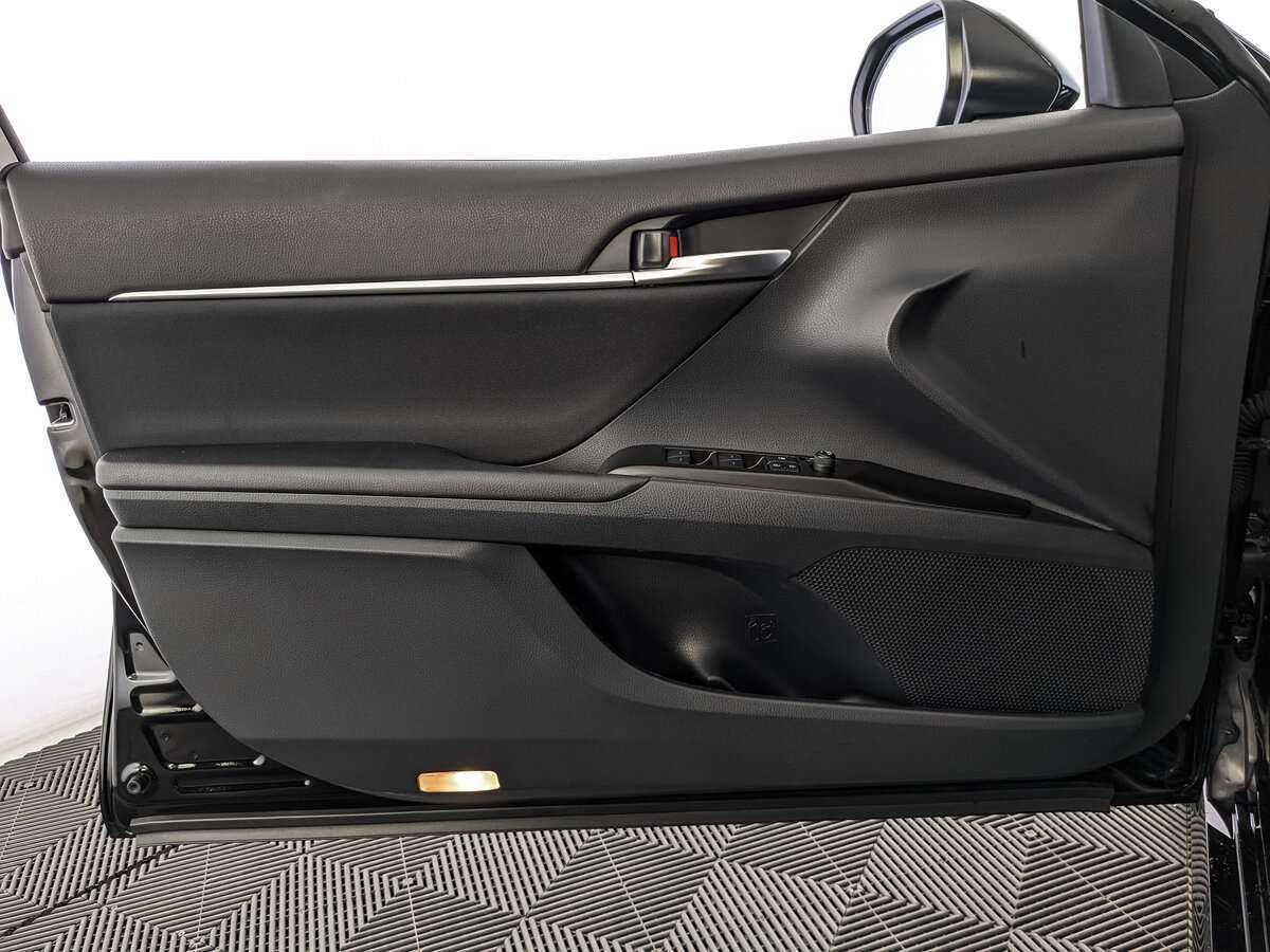 Toyota Camry с пробегом — 2021 год. Фото: #17