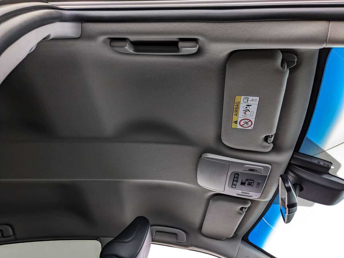 Toyota Camry с пробегом — 2018 год. Фото: #18