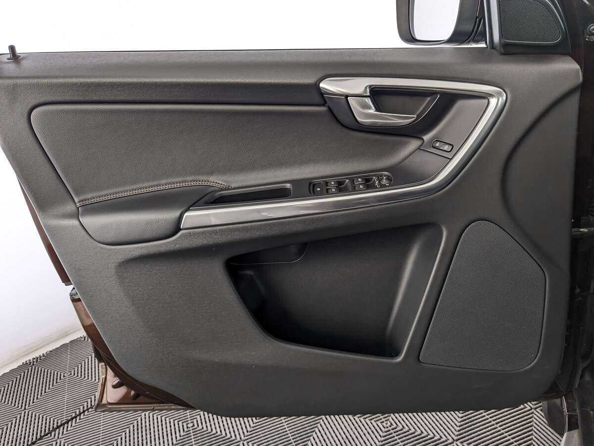 Volvo XC60 с пробегом — 2015 год. Фото: #14