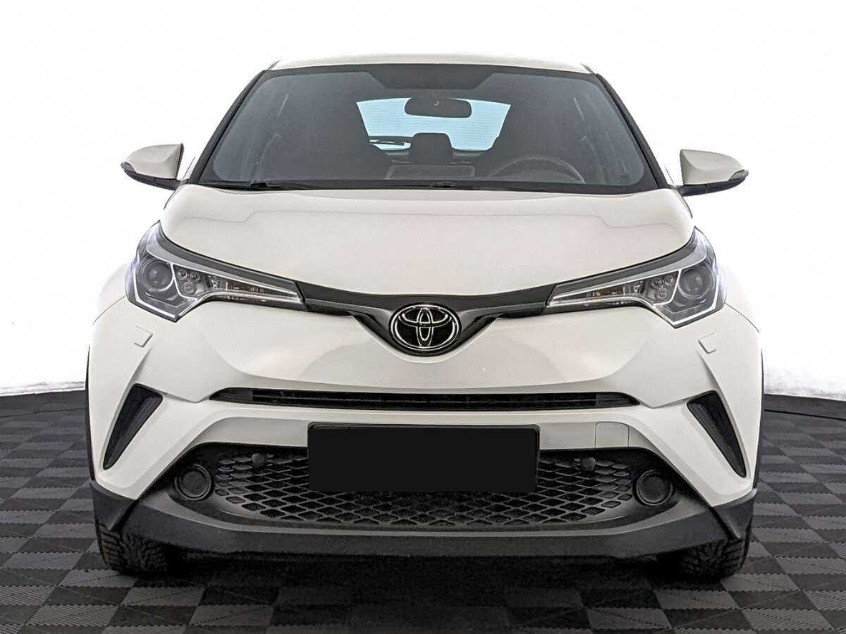 Toyota C-HR с пробегом — 2019 год. Фото: #1