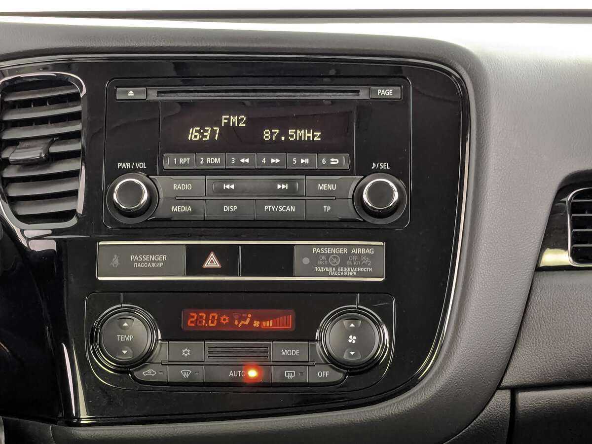 Mitsubishi Outlander с пробегом — 2019 год. Фото: #12