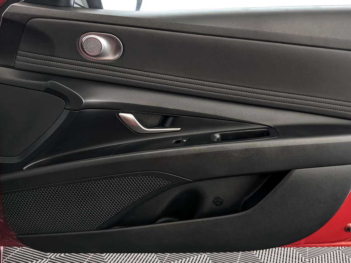 Hyundai Elantra с пробегом — 2021 год. Фото: #20