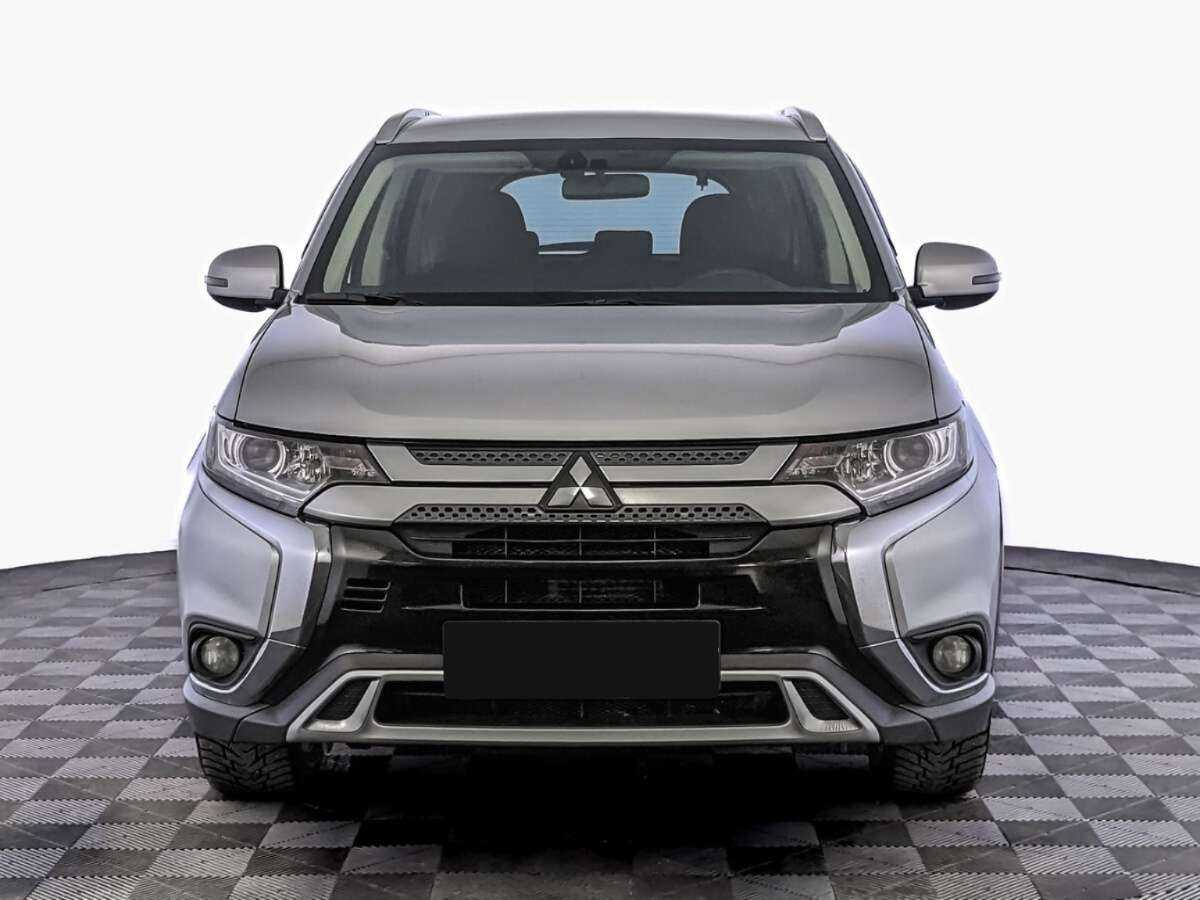Mitsubishi Outlander с пробегом — 2020 год. Фото: #1