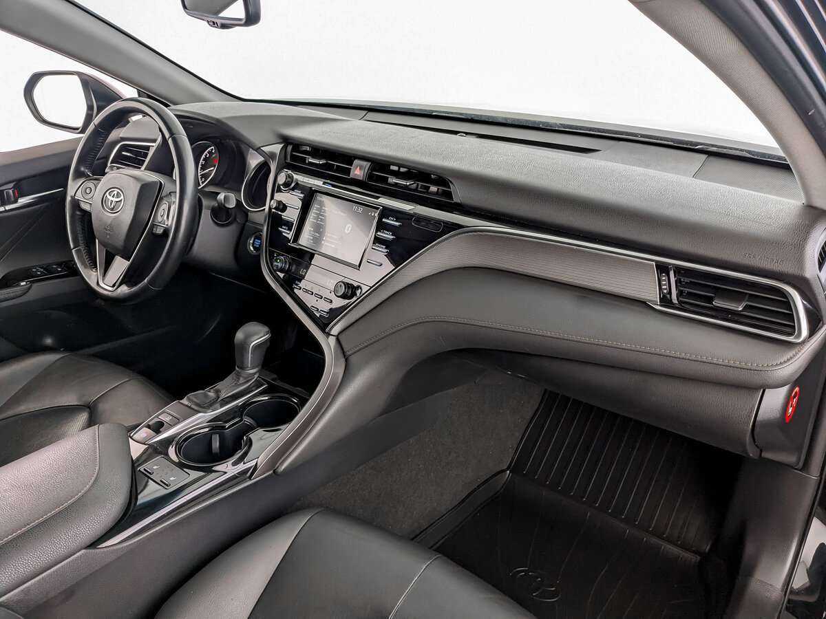 Toyota Camry с пробегом — 2019 год. Фото: #8