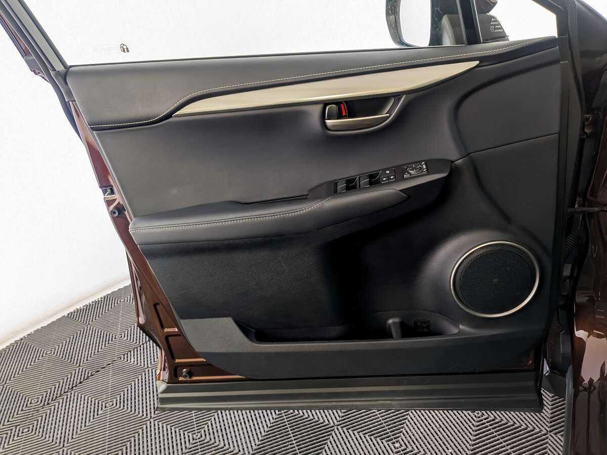 Lexus NX с пробегом — 2017 год. Фото: #14